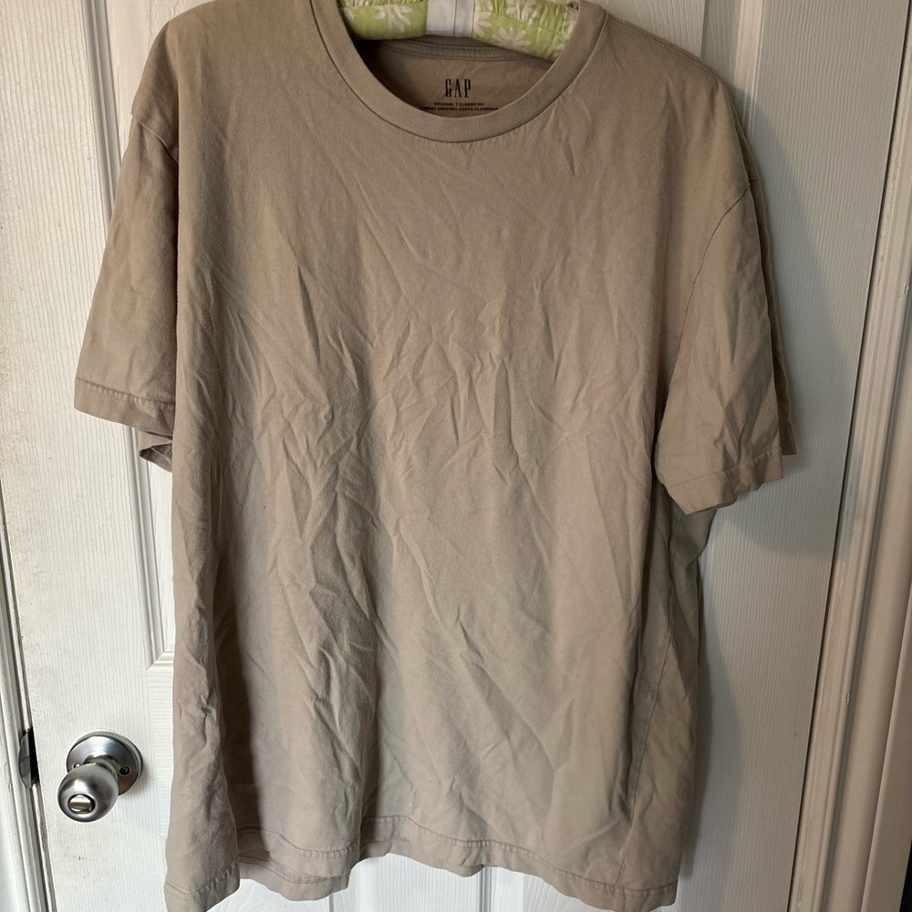 GAP Men’s Short Sleeve Crew Tee - Beige